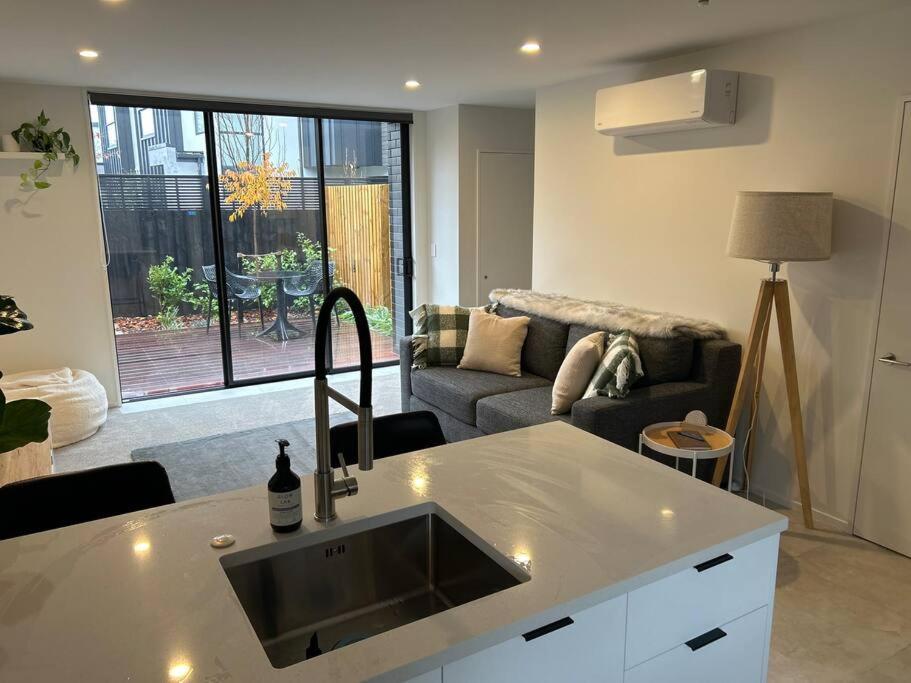 Luxury 2 Bedroom Hideout Near Cbd,Merivale Mall Крайстчёрч Экстерьер фото